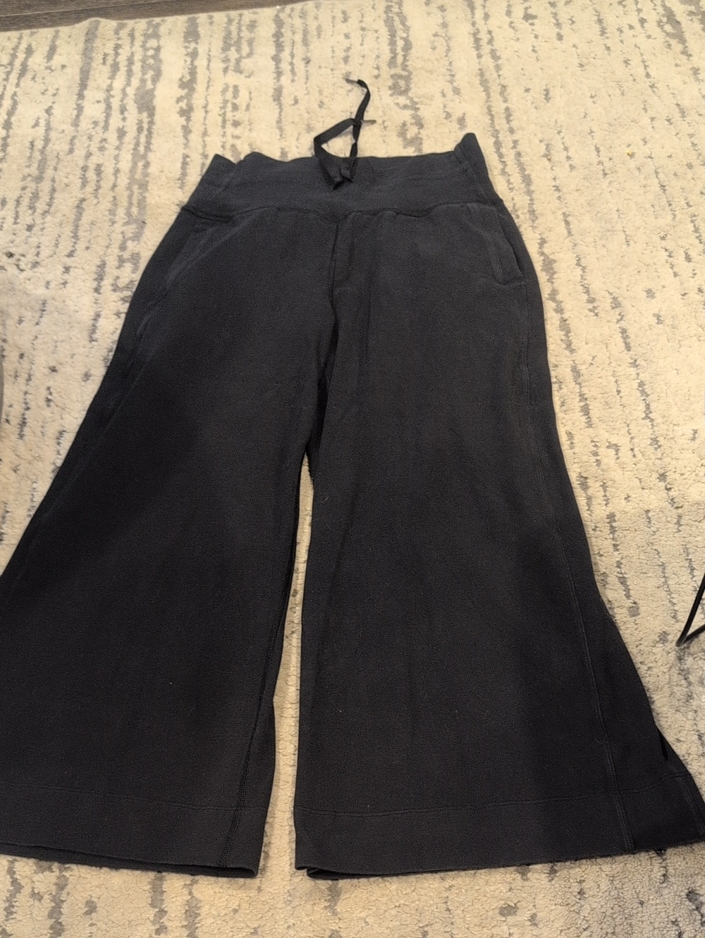 Lululemon High Rise Cropped Wide Leg Fleece Plants